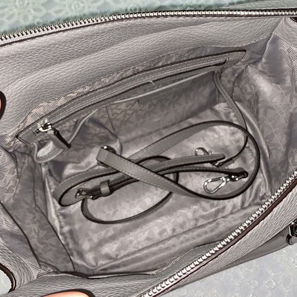 Michael Kors - Selby Large Leather Satchel - Picture 7 of 8